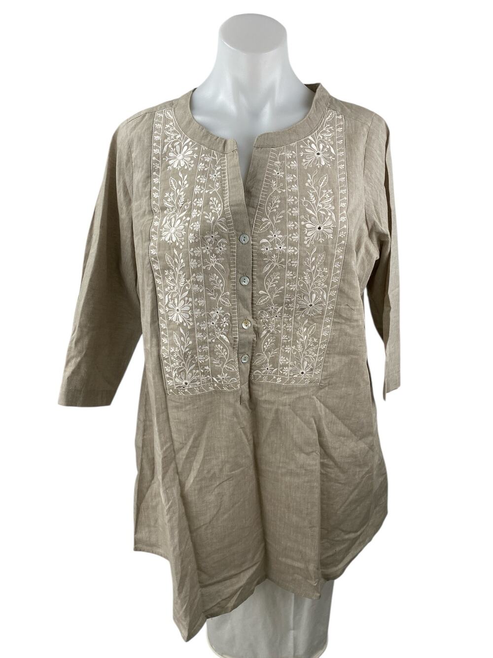 NEW Diza Beige Floral Embroidered 3/4 Sleeve Button Front Blouse Shirt Top Sz S